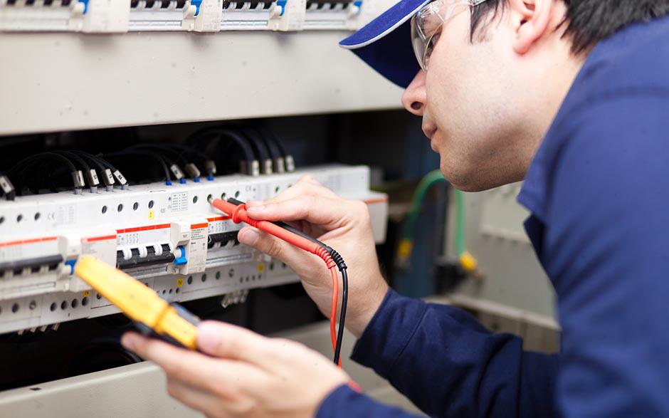taux horaire électricien Ézanville