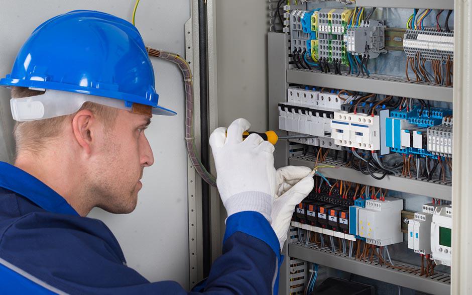 taux horaire électricien Ézanville